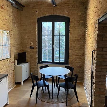 Stylisches Loft Mitten In Берлин Экстерьер фото