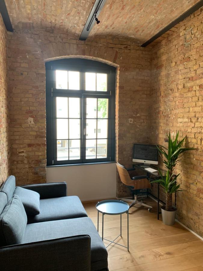 Stylisches Loft Mitten In Берлин Экстерьер фото